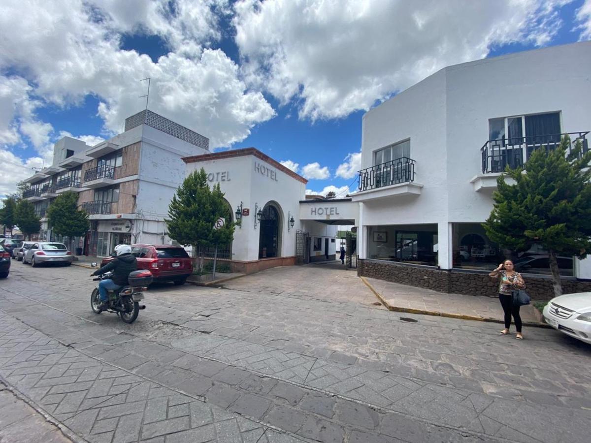 Hotel Zacatecas Courts Exterior photo