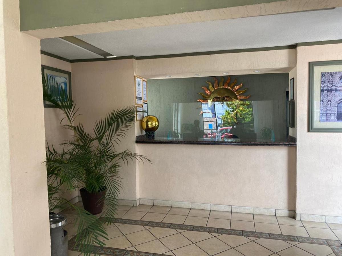 Hotel Zacatecas Courts Exterior photo