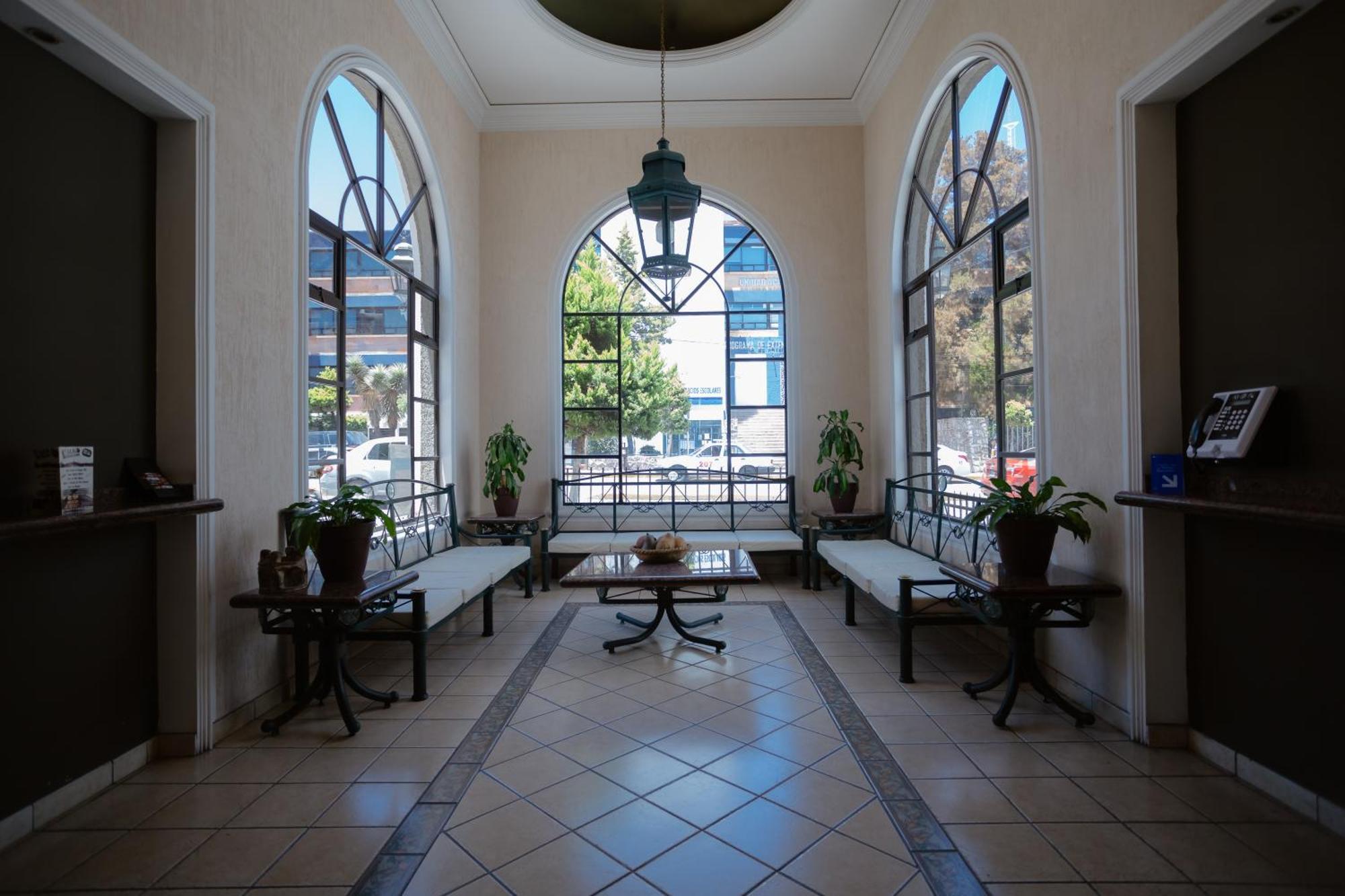 Hotel Zacatecas Courts Exterior photo